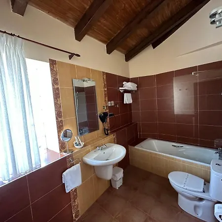 Rural Monasterio De Ara Mada Santa Colomba de las Arrimadas