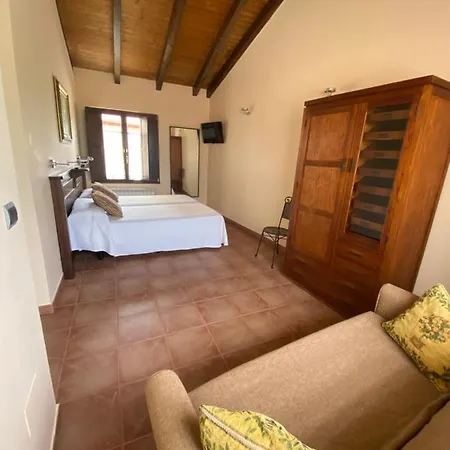 Rural Monasterio De Ara Mada 3*