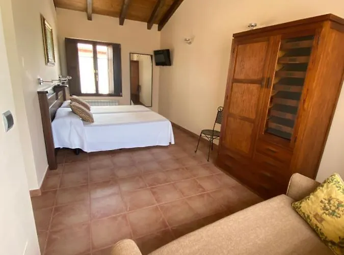 Rural Monasterio De Ara Mada 3*