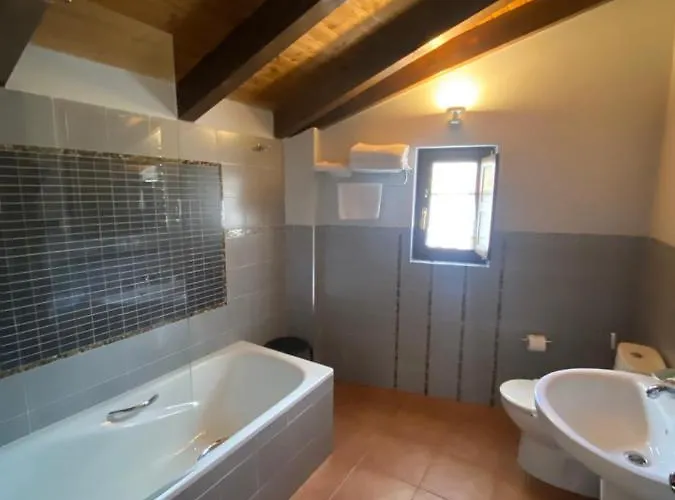 Rural Monasterio De Ara Mada Santa Colomba de las Arrimadas