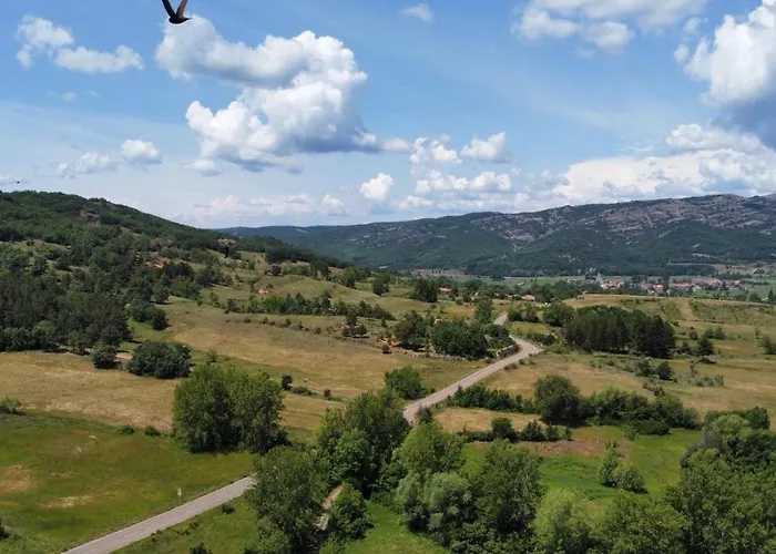 Rural Monasterio De Ara Mada 3*